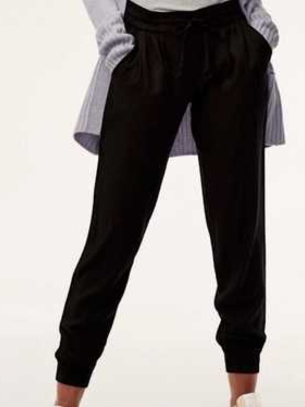 Aritzia TNA Talula Joggers Black Elastic Drawstring Waist sz L Pockets Pleated